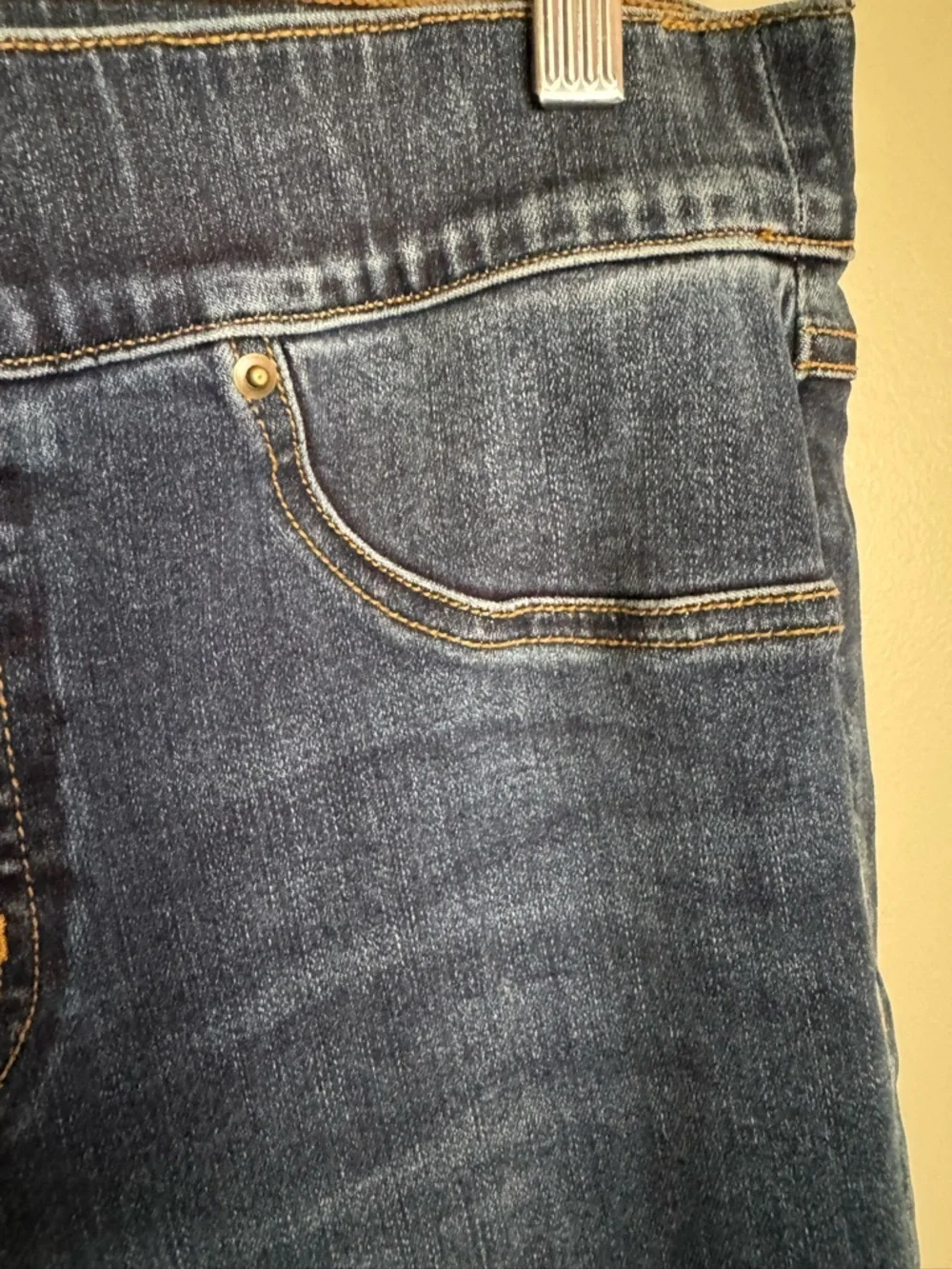 SPANX Distressed Skinny Jeans Dark Wash Raw Hem Pull-On Jeggings Size M - Picture 6 of 12